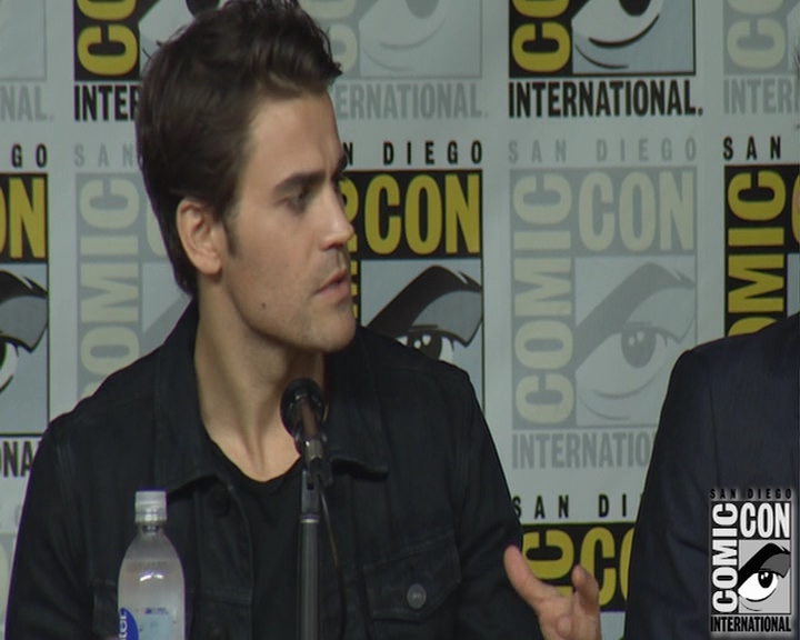 VampireDiaries-dot-nl_VampireDiaries-S8-2016Comic-ConPanel0644.jpg