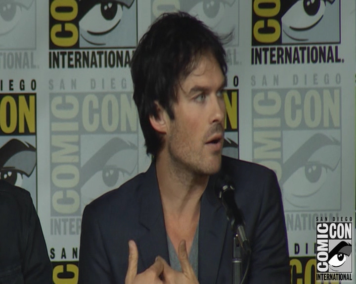 VampireDiaries-dot-nl_VampireDiaries-S8-2016Comic-ConPanel0645.jpg