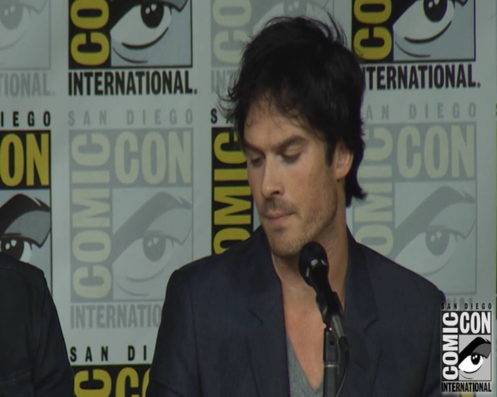 VampireDiaries-dot-nl_VampireDiaries-S8-2016Comic-ConPanel0649.jpg