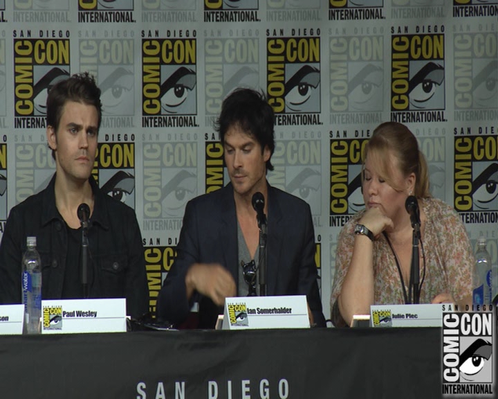 VampireDiaries-dot-nl_VampireDiaries-S8-2016Comic-ConPanel1048.jpg