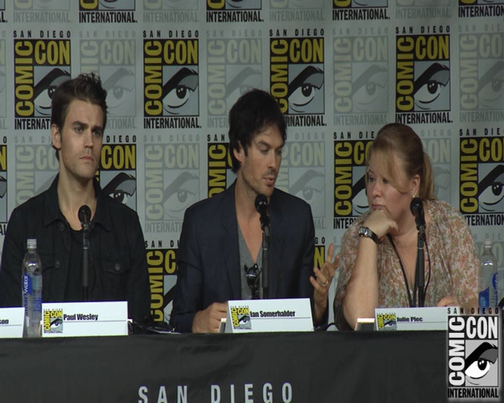 VampireDiaries-dot-nl_VampireDiaries-S8-2016Comic-ConPanel1049.jpg