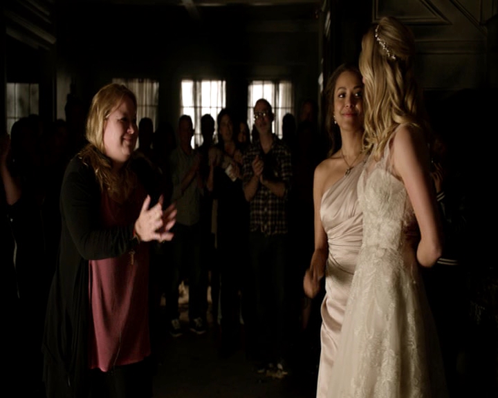 VampireDiaries-dot-nl_VampireDiaries-S8LastDayAsAVampire0480.jpg