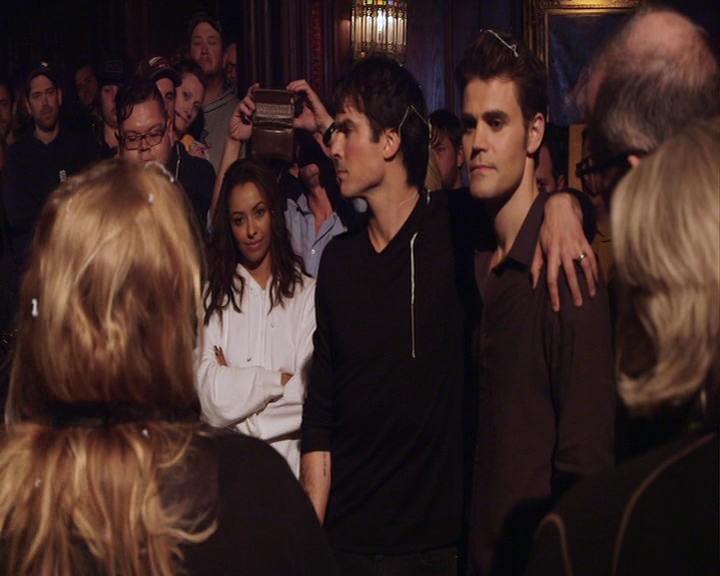 VampireDiaries-dot-nl_VampireDiaries-S8LastDayAsAVampire0659.jpg