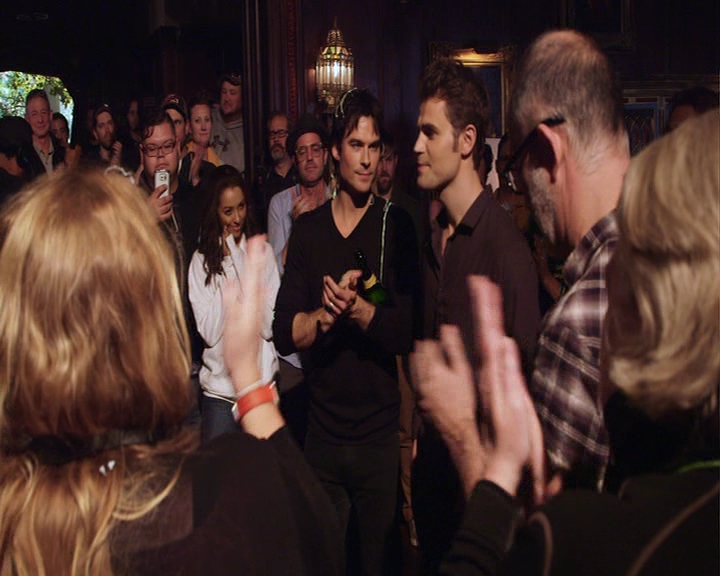 VampireDiaries-dot-nl_VampireDiaries-S8LastDayAsAVampire0718.jpg