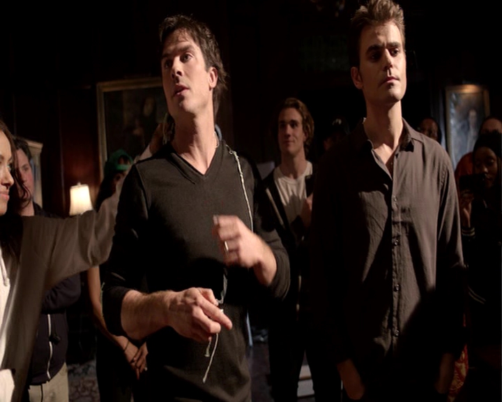 VampireDiaries-dot-nl_VampireDiaries-S8LastDayAsAVampire0722.jpg