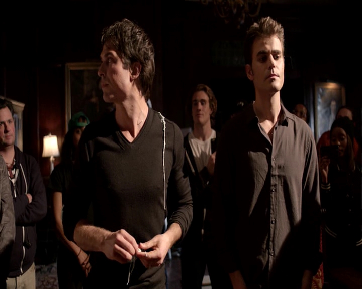 VampireDiaries-dot-nl_VampireDiaries-S8LastDayAsAVampire0724.jpg