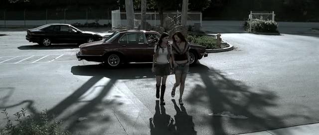 VampireDiariesWorld-dot-org_OnTheDoll0905.jpg