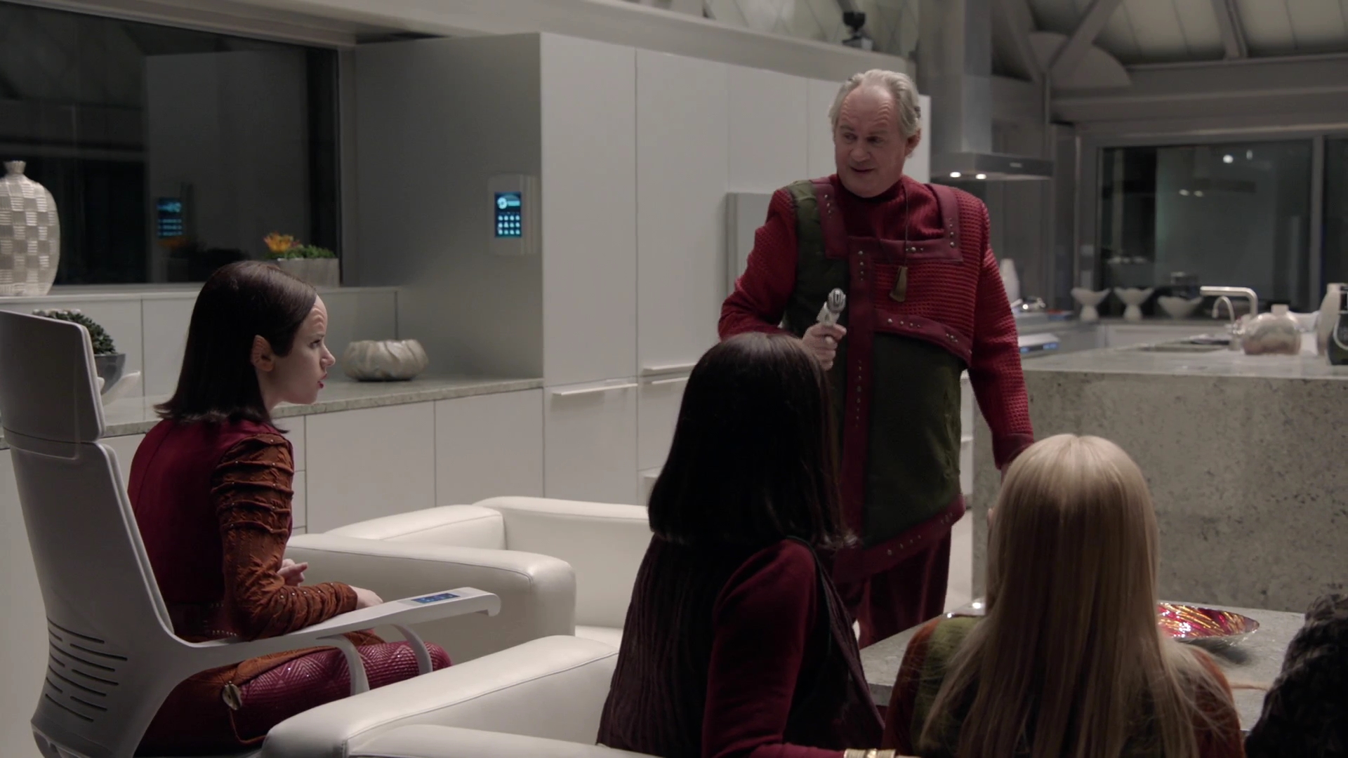 VampireDiariesWorld-dot-nl_TheOrville2x03-1757.jpg