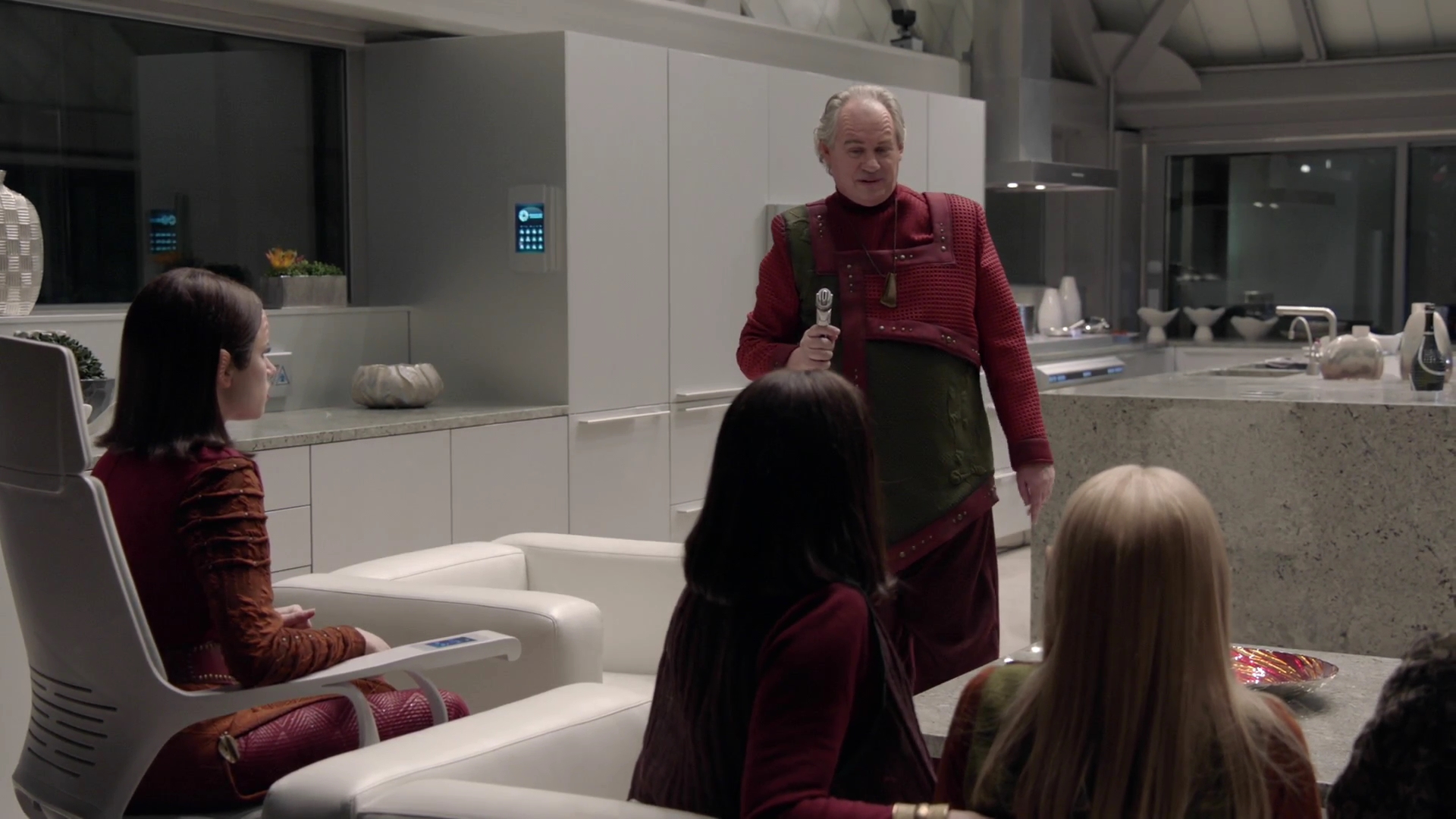 VampireDiariesWorld-dot-nl_TheOrville2x03-1759.jpg