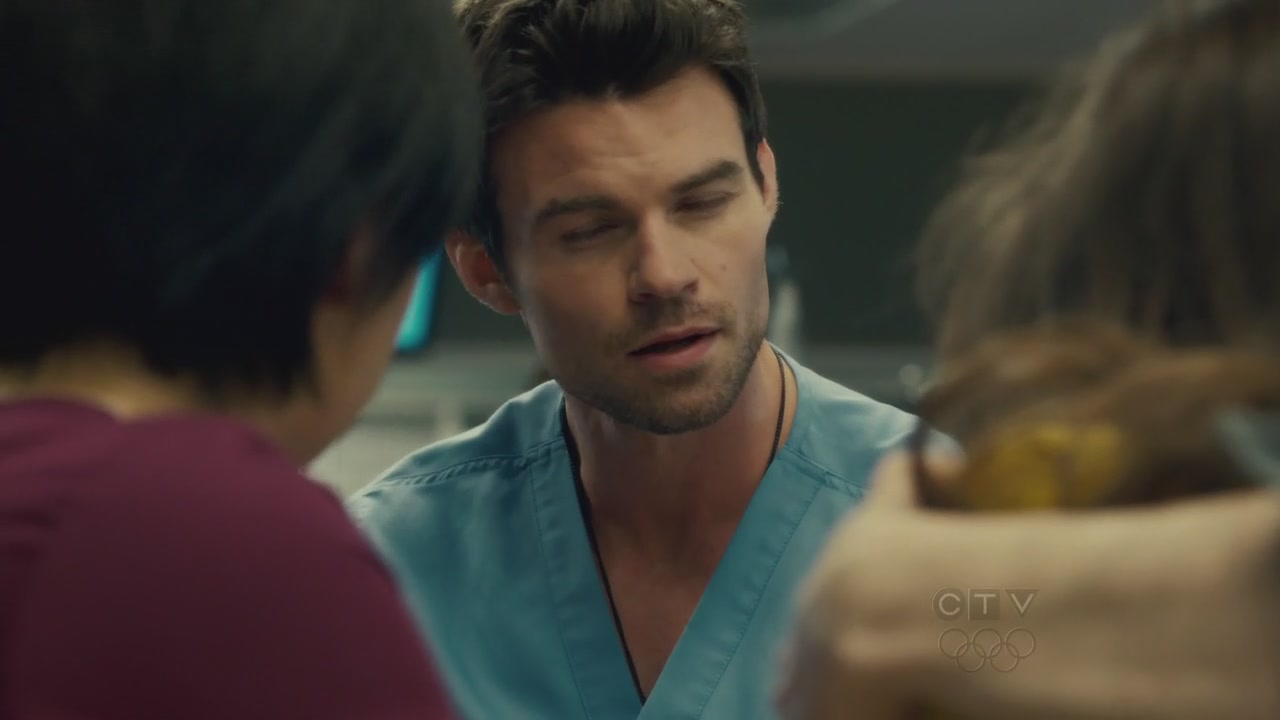 VampireDiariesWorld-dot-org_SavingHopeS01E02-0680.jpg