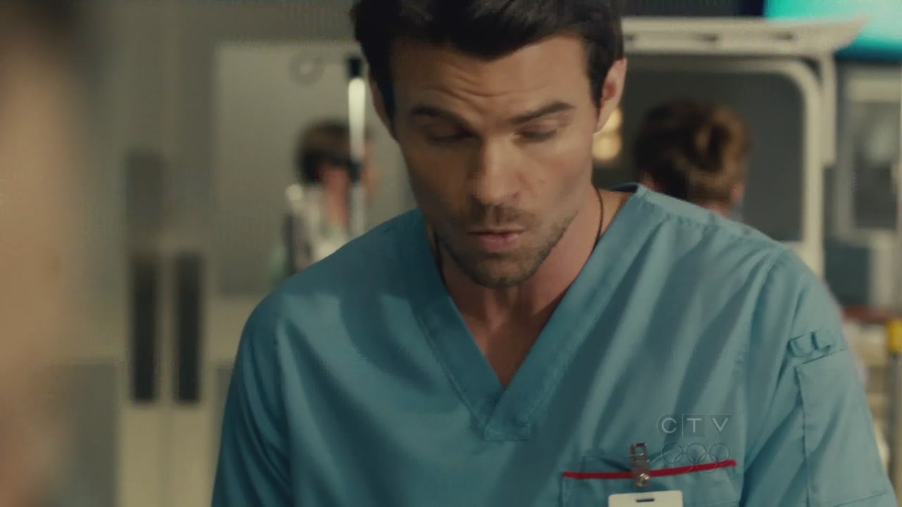 VampireDiariesWorld-dot-org_SavingHopeS01E02-1496.jpg