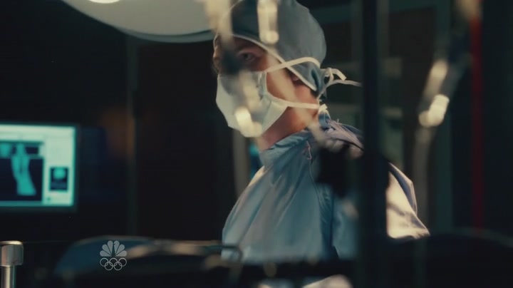 VampireDiariesWorld-dot-org_SavingHopeS01E03-0458.jpg