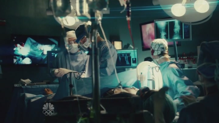 VampireDiariesWorld-dot-org_SavingHopeS01E03-1658.jpg
