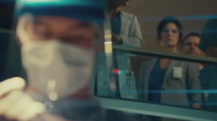 VampireDiariesWorld-dot-org_SavingHopeS01E03-1669.jpg