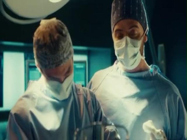 VampireDiariesWorld-dot-org_SavingHopeS01E07-1576.jpg