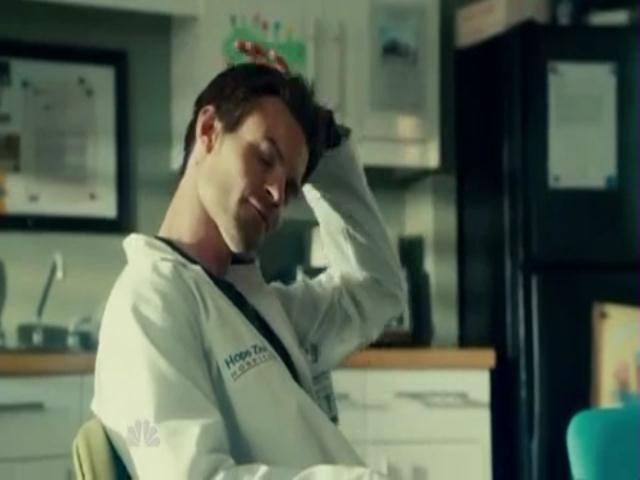 VampireDiariesWorld-dot-org_SavingHopeS01E09-1338.jpg