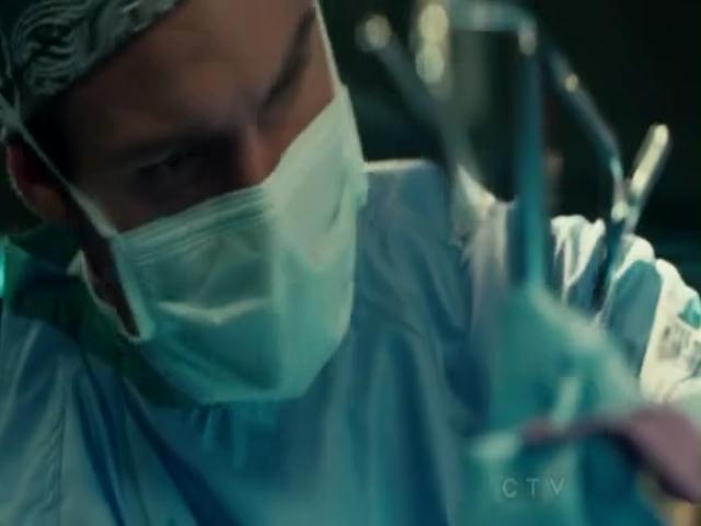 VampireDiariesWorld-dot-org_SavingHopeS01E13-1340.jpg