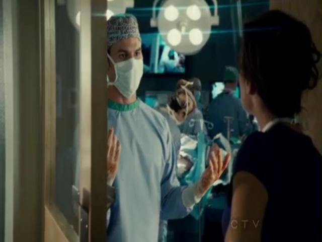 VampireDiariesWorld-dot-org_SavingHopeS01E13-1558.jpg
