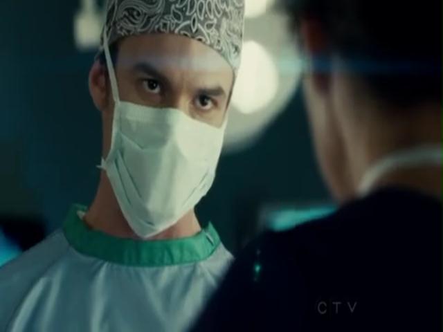 VampireDiariesWorld-dot-org_SavingHopeS01E13-1583.jpg