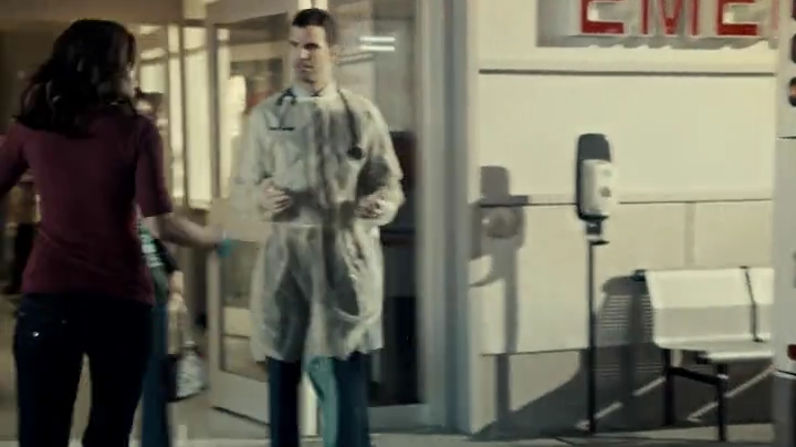 VampireDiariesWorld-dot-org_SavingHope2x01-0156.jpg