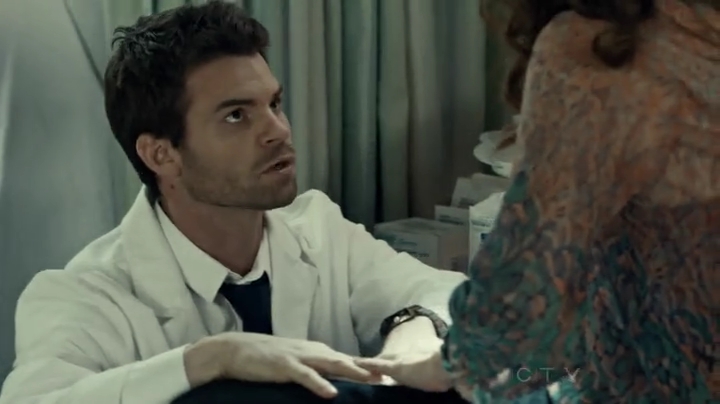 VampireDiariesWorld-dot-org_SavingHope2x01-0461.jpg