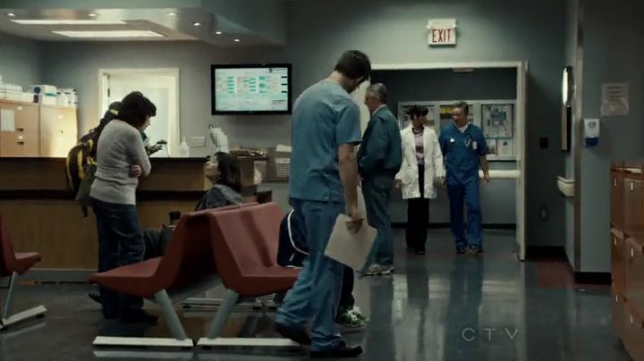 VampireDiariesWorld-dot-org_SavingHope2x01-0803.jpg