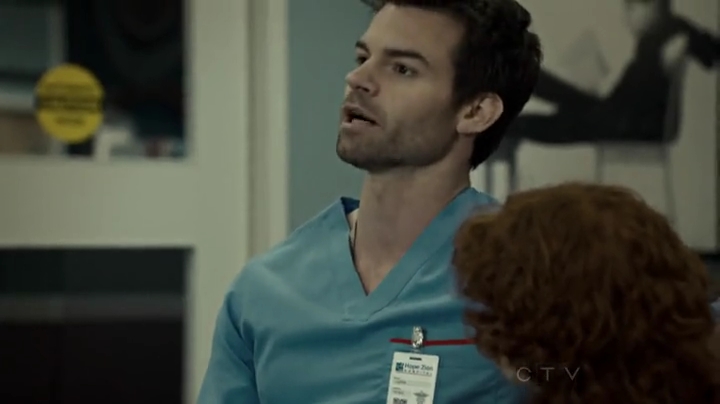 VampireDiariesWorld-dot-org_SavingHope2x01-0815.jpg