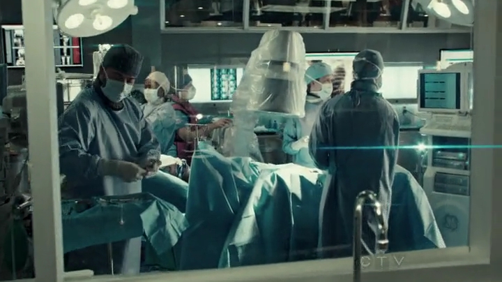VampireDiariesWorld-dot-org_SavingHope2x01-1907.jpg