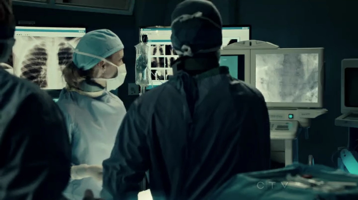 VampireDiariesWorld-dot-org_SavingHope2x01-1915.jpg