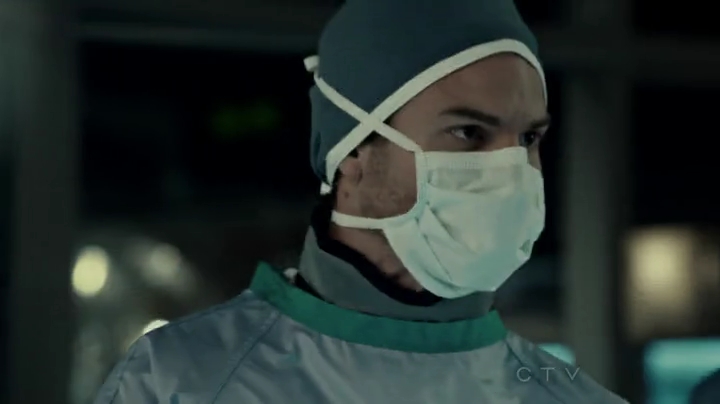 VampireDiariesWorld-dot-org_SavingHope2x01-1964.jpg