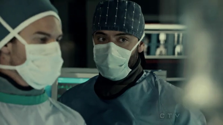 VampireDiariesWorld-dot-org_SavingHope2x01-1966.jpg