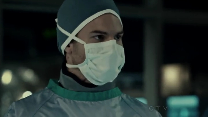VampireDiariesWorld-dot-org_SavingHope2x01-1968.jpg