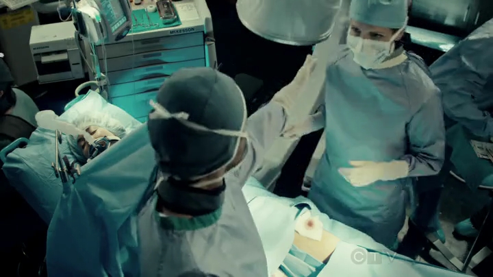 VampireDiariesWorld-dot-org_SavingHope2x01-1971.jpg