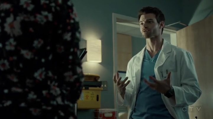 VampireDiariesWorld-dot-org_SavingHope2x01-2251.jpg