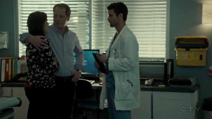 VampireDiariesWorld-dot-org_SavingHope2x01-2279.jpg