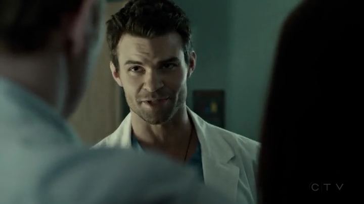 VampireDiariesWorld-dot-org_SavingHope2x01-2284.jpg