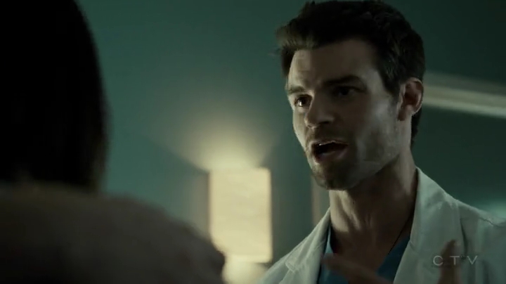 VampireDiariesWorld-dot-org_SavingHope2x01-2291.jpg