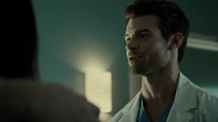 VampireDiariesWorld-dot-org_SavingHope2x01-2293.jpg