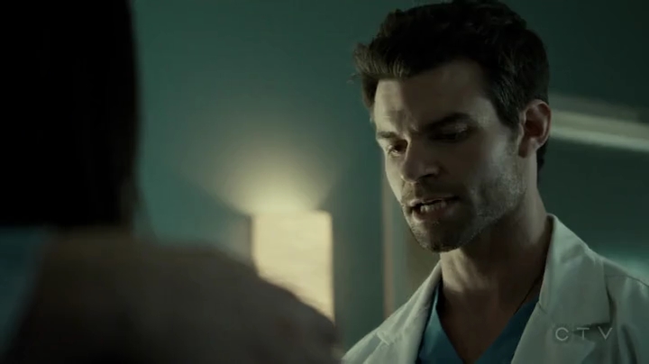 VampireDiariesWorld-dot-org_SavingHope2x01-2306.jpg
