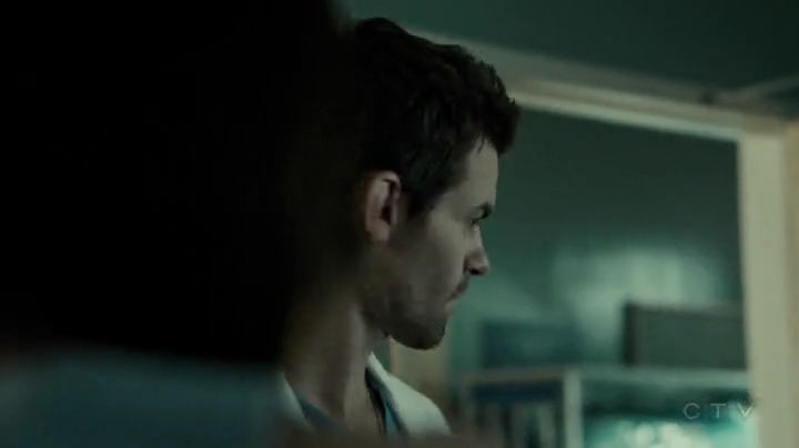 VampireDiariesWorld-dot-org_SavingHope2x01-2320.jpg