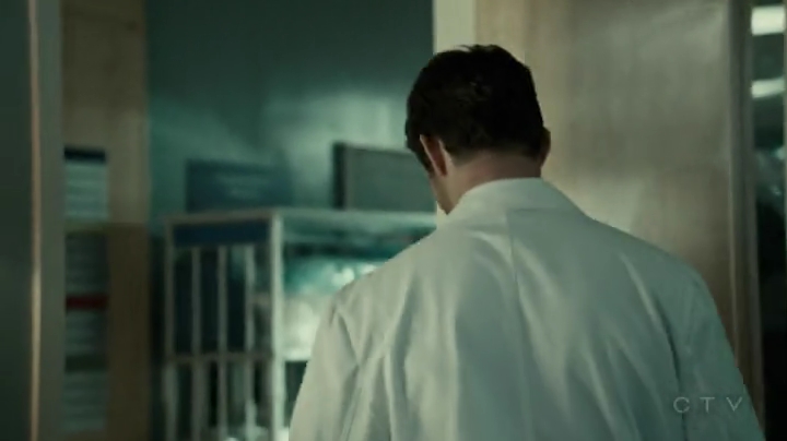VampireDiariesWorld-dot-org_SavingHope2x01-2326.jpg