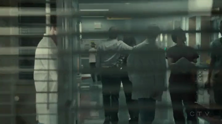 VampireDiariesWorld-dot-org_SavingHope2x01-2333.jpg