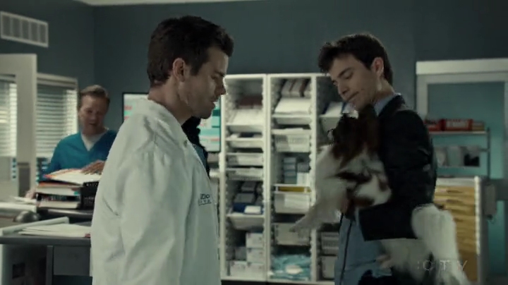 VampireDiariesWorld-dot-org_SavingHope2x04-0536.jpg