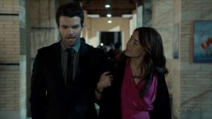 VampireDiariesWorld-dot-org_SavingHope2x04-2361.jpg