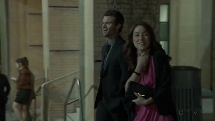 VampireDiariesWorld-dot-org_SavingHope2x04-2455.jpg
