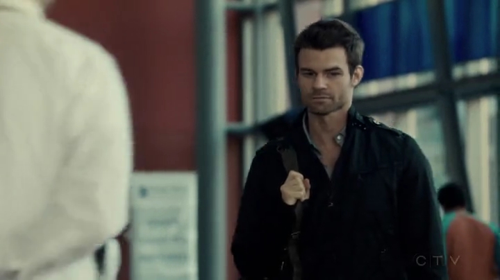 VampireDiariesWorld-dot-org_SavingHope2x05-0966.jpg