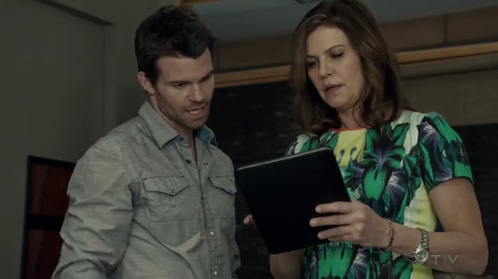VampireDiariesWorld-dot-org_SavingHope2x05-1348.jpg