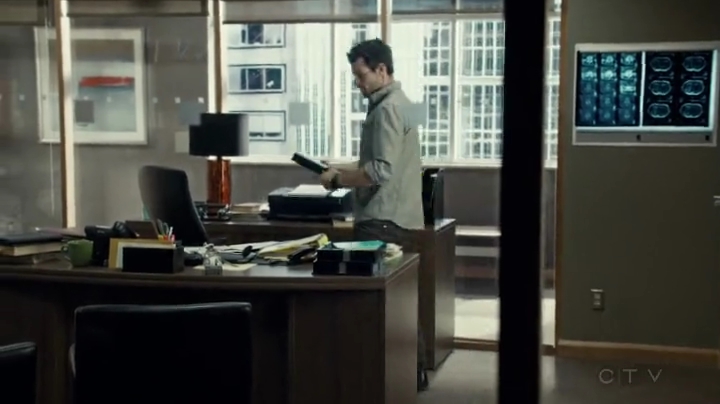 VampireDiariesWorld-dot-org_SavingHope2x05-1382.jpg