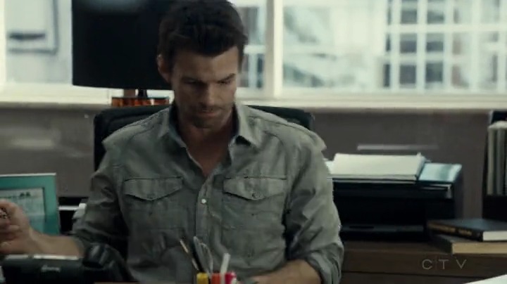 VampireDiariesWorld-dot-org_SavingHope2x05-1387.jpg