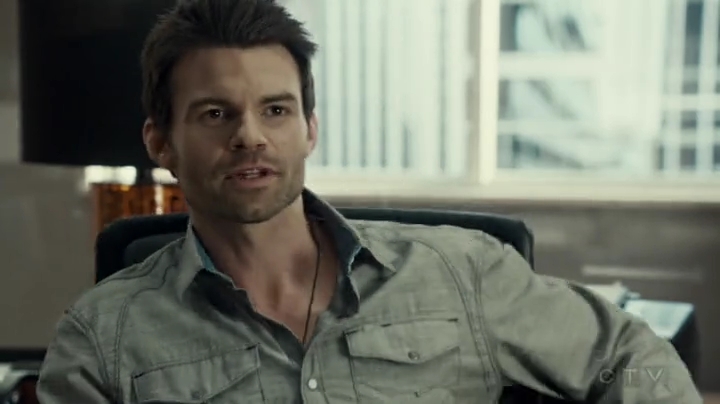 VampireDiariesWorld-dot-org_SavingHope2x05-1395.jpg